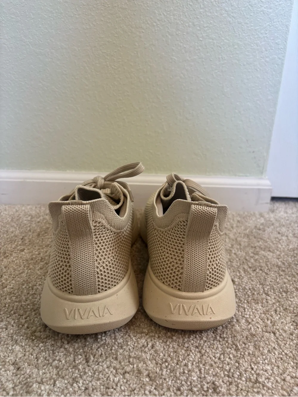 Vivaia Urban Mesh Unisex Beige Sneakers Size 38 or US 7 Women’s
